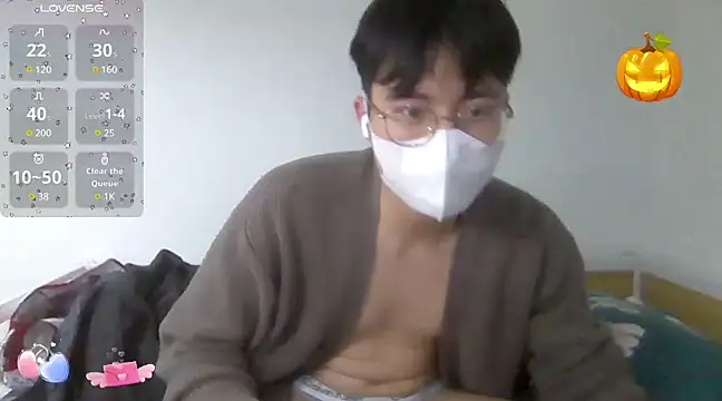 Gwencloudy online show from March 8, 2:30 pm