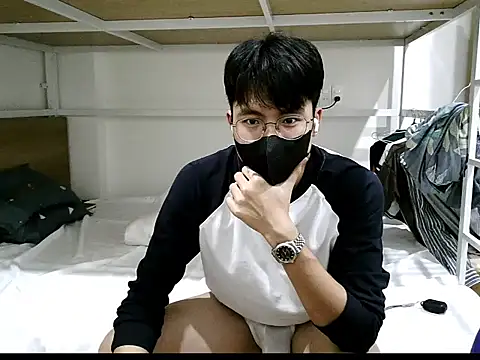 Gwencloudy online show from October 15, 1:55 pm