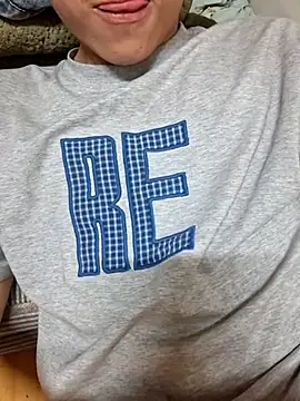 Gwencloudy online show from March 8, 1:59 pm