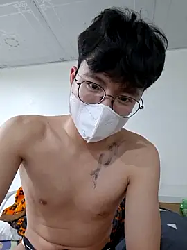 Gwencloudy online show from April 3, 4:16 pm