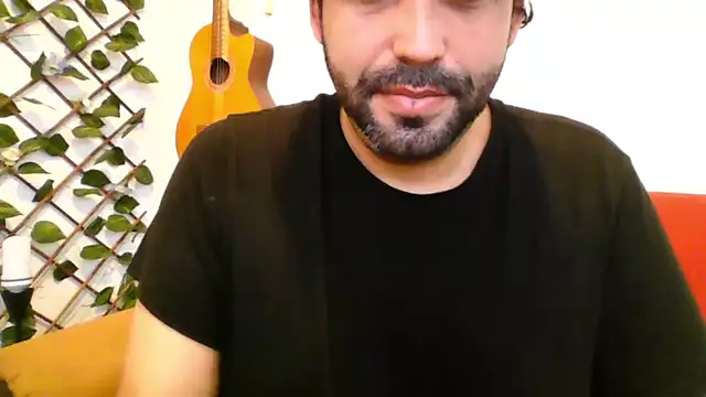 Snapshot of geeklatin88 chatting on October 20, 8:53 pm geeklatin88 online show from October 20, 8:53 pm