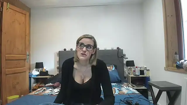 Madame Callie online show from May 14, 1:29 pm
