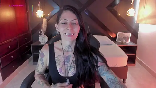 dark gotica online show from October 18, 7:25 pm