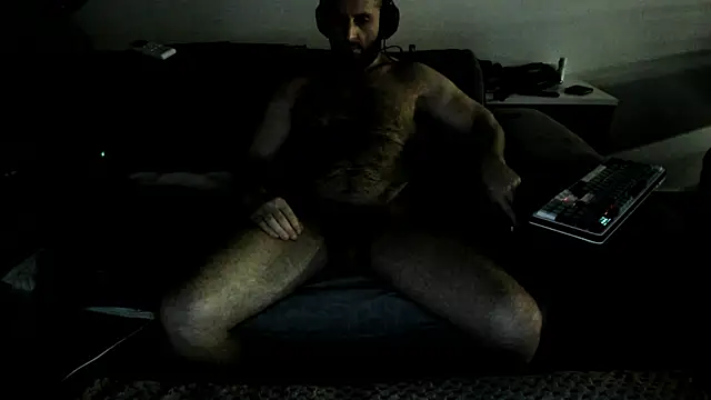 Snapshot of Hugealphabeast chatting on November 22, 9:03 pm Hugealphabeast online show from November 22, 9:03 pm