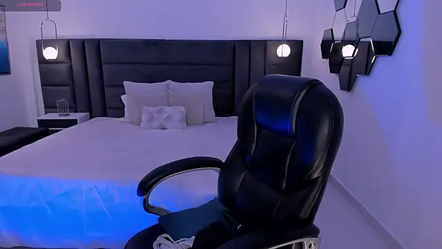 AmyWalker  online show from January 31, 10:31 am