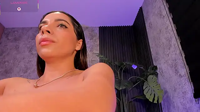 AmyWalker  online show from September 13, 9:42 am