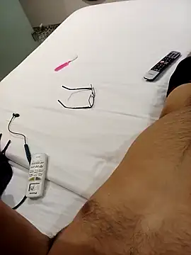 desiboy154 online show from April 16, 6:09 pm