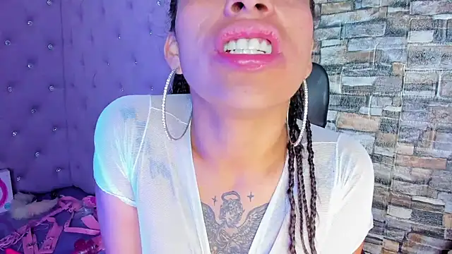 TeennNaugthy18 online show from January 15, 10:06 am