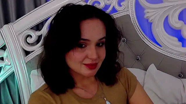 MeIisaLove online show from March 14, 6:35 pm