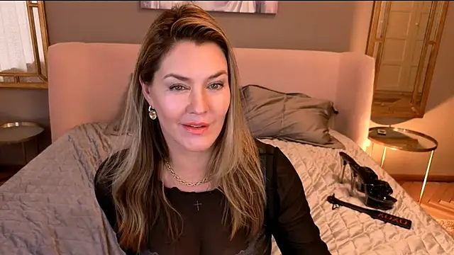 Snapshot of Adele_Russo chatting on August 1, 5:23 pm Adele Russo online show from August 1, 5:23 pm