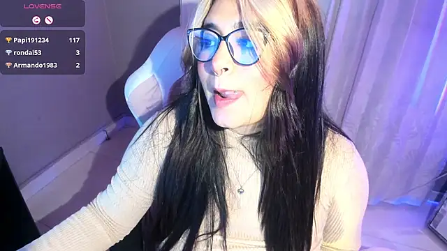 chloe bonnet online show from December 14, 12:11 am