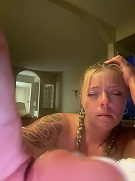 Snapshot of brittney099 chatting on July 6, 7:16 am brittney099 online show from July 6, 7:16 am
