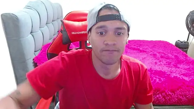 Snapshot of kelvin_jhoseth1 chatting on January 5, 2:38 am kelvin jhoseth1 online show from January 5, 2:38 am