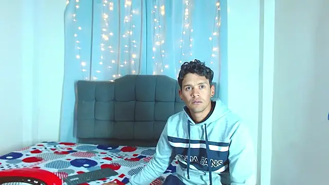 Snapshot of kelvin_jhoseth1 chatting on November 24, 10:20 pm kelvin jhoseth1 online show from November 24, 10:20 pm