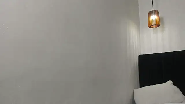 dolly zoe online show from February 18, 5:03 am