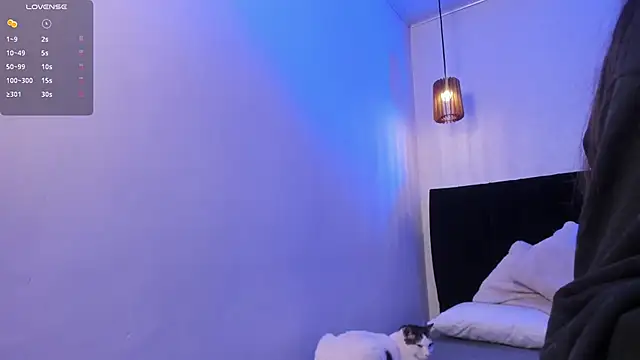 dolly zoe online show from April 21, 5:36 am