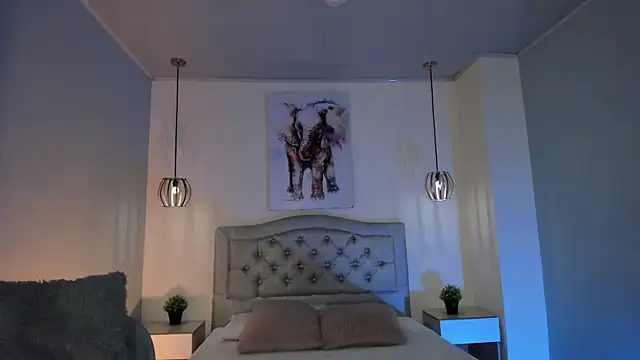 ayshel   online show from October 8, 9:01 pm