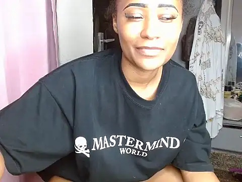 savage laura online show from August 4, 5:37 pm