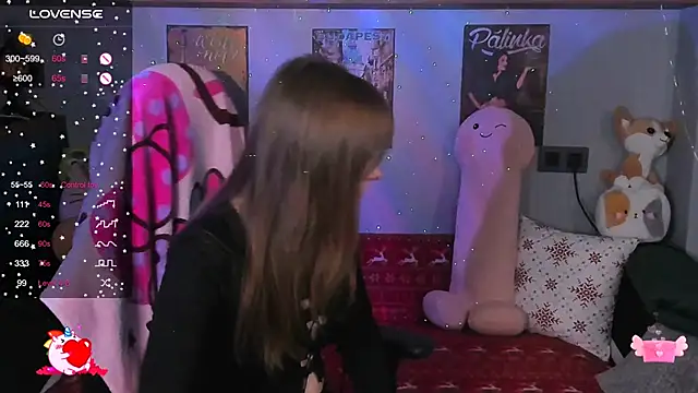 Snapshot of AliceLanley chatting on December 13, 11:23 am AliceLanley online show from December 13, 11:23 am