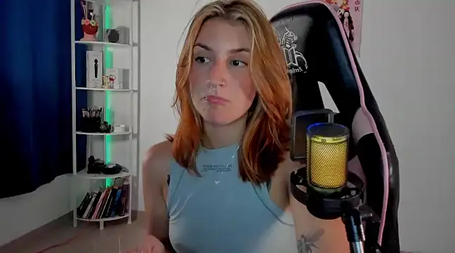 Snapshot of Dakotaa_ chatting on January 13, 3:45 am Dakotaa online show from January 13, 3:45 am