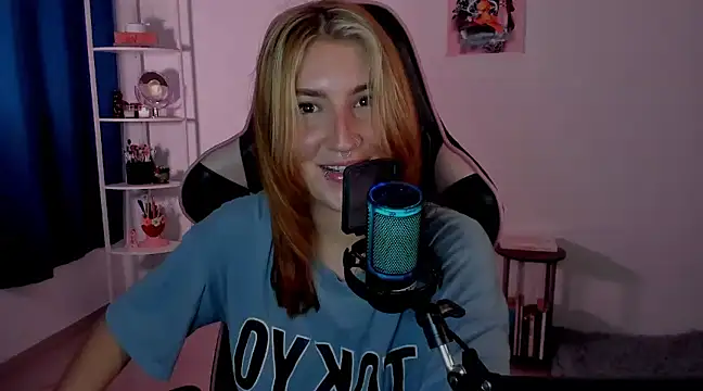 Snapshot of Dakotaa_ chatting on January 16, 11:06 pm Dakotaa online show from January 16, 11:06 pm