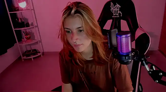 Snapshot of Dakotaa_ chatting on January 17, 11:51 pm Dakotaa online show from January 17, 11:51 pm