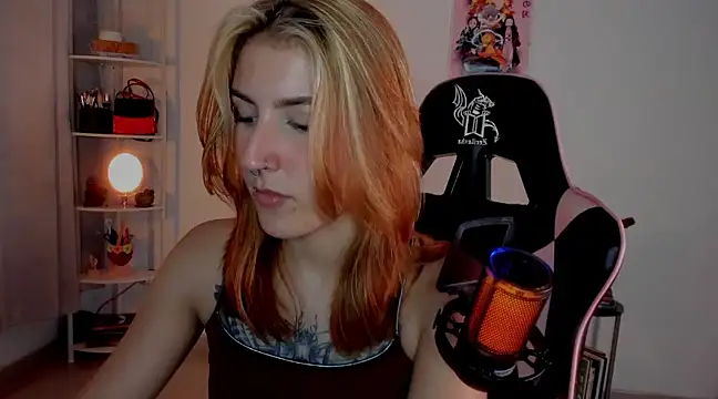 Snapshot of Dakotaa_ chatting on February 1, 3:30 am Dakotaa online show from February 1, 3:30 am