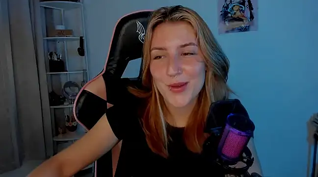 Snapshot of Dakotaa_ chatting on February 10, 6:20 am Dakotaa online show from February 10, 6:20 am