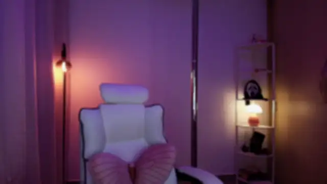 Dakotaa  online show from March 30, 1:39 am