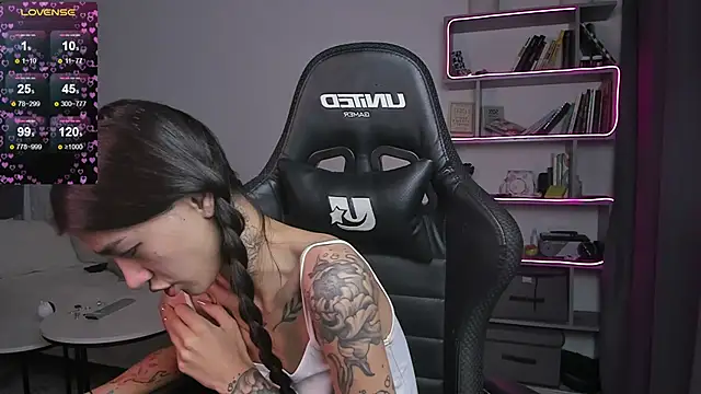 vinkitinkii online show from January 13, 9:52 am