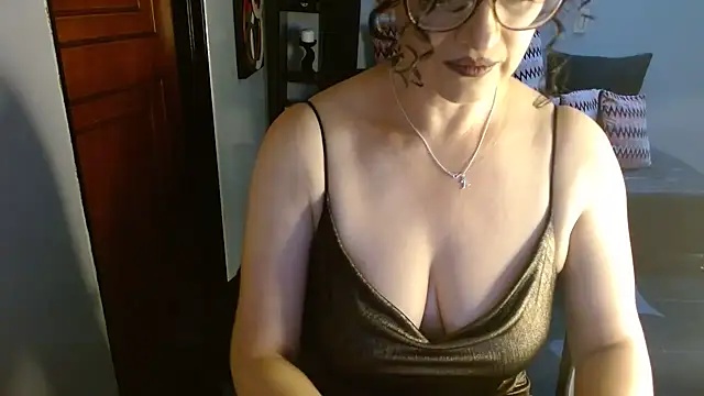 Snapshot of MATURETOPASIO chatting on February 1, 9:13 pm MATURETOPASIO online show from February 1, 9:13 pm