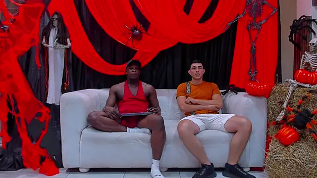 hot  guys  online show from October 27, 7:18 pm