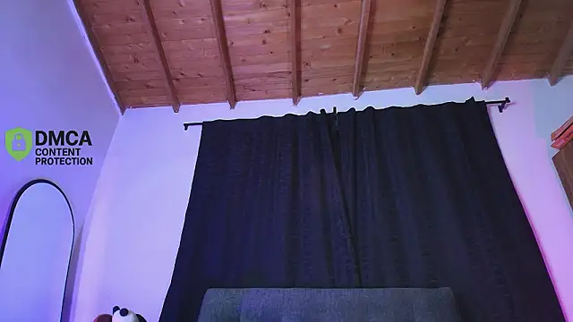 yungelitamor  online show from February 11, 4:50 am