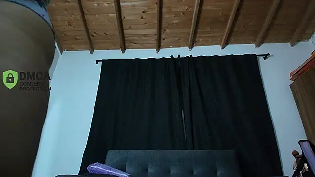 yungelitamor  online show from March 30, 5:30 am