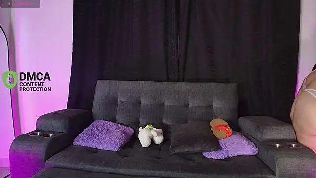 yungelitamor  online show from April 23, 5:41 am