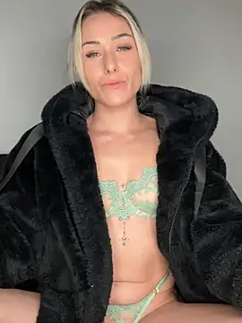 petrouchkaaa  online show from January 19, 8:51 pm