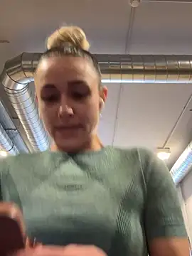 petrouchkaaa  online show from March 13, 9:32 am