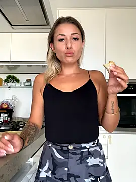 petrouchkaaa  online show from September 9, 8:14 am