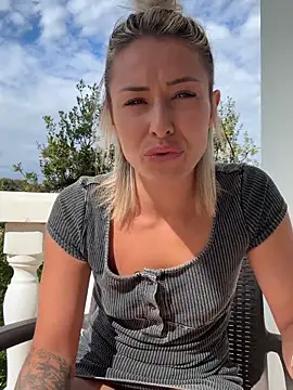 petrouchkaaa  online show from April 23, 8:24 am