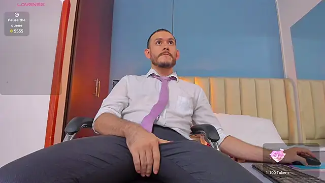 Snapshot of jeanpiere_ chatting on February 6, 3:37 am jeanpiere online show from February 6, 3:37 am