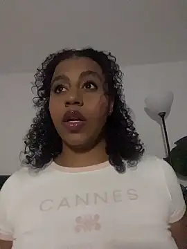 Snapshot of charlotteeruss chatting on March 21, 5:56 am charlotteeruss online show from March 21, 5:56 am