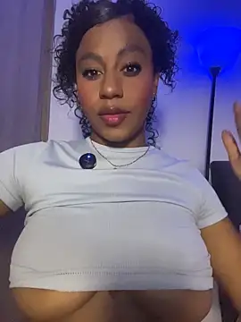Snapshot of charlotteeruss chatting on June 12, 5:28 am charlotteeruss online show from June 12, 5:28 am