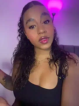Snapshot of charlotteeruss chatting on June 29, 10:10 pm charlotteeruss online show from June 29, 10:10 pm