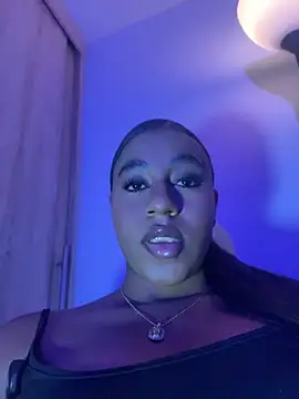 Snapshot of charlotteeruss chatting on July 19, 1:20 am charlotteeruss online show from July 19, 1:20 am