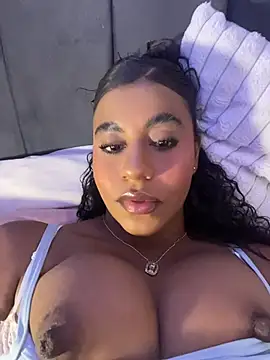 Snapshot of charlotteeruss chatting on July 26, 6:26 pm charlotteeruss online show from July 26, 6:26 pm