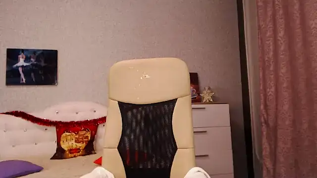 Snapshot of BettyFootFetish chatting on January 11, 2:36 pm BettyFootFetish online show from January 11, 2:36 pm