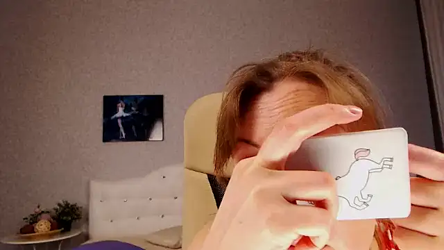 Snapshot of BettyFootFetish chatting on February 20, 11:42 am BettyFootFetish online show from February 20, 11:42 am