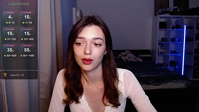 Snapshot of olivia_jeas chatting on March 5, 12:49 am olivia jeas online show from March 5, 12:49 am