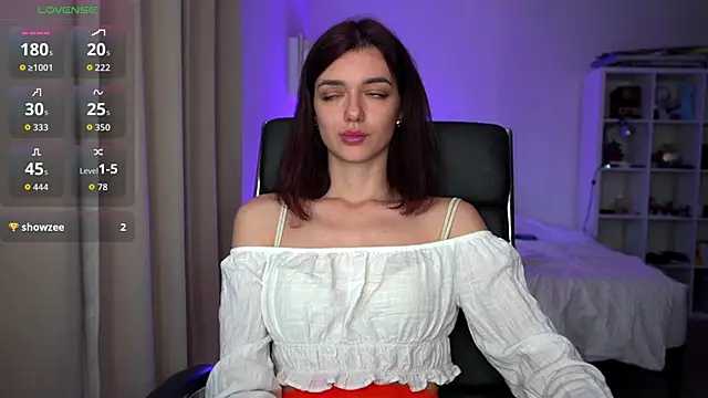 Snapshot of olivia_jeas chatting on October 17, 9:17 pm olivia jeas online show from October 17, 9:17 pm