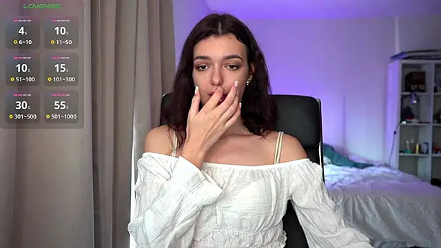 Snapshot of olivia_jeas chatting on October 22, 9:14 pm olivia jeas online show from October 22, 9:14 pm